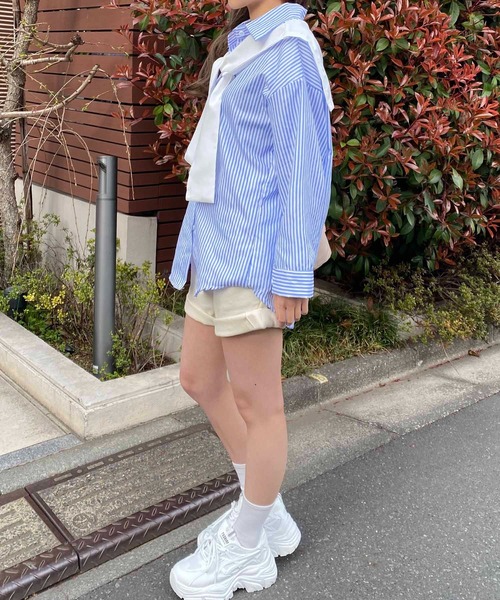 NANEA(ナネア)の「肩掛け風デザイン2wayストライプシャツ(シャツ/ブラウス・レディース・ブルー・SMALL/MEDIUM/LARGE)」の17枚目の写真