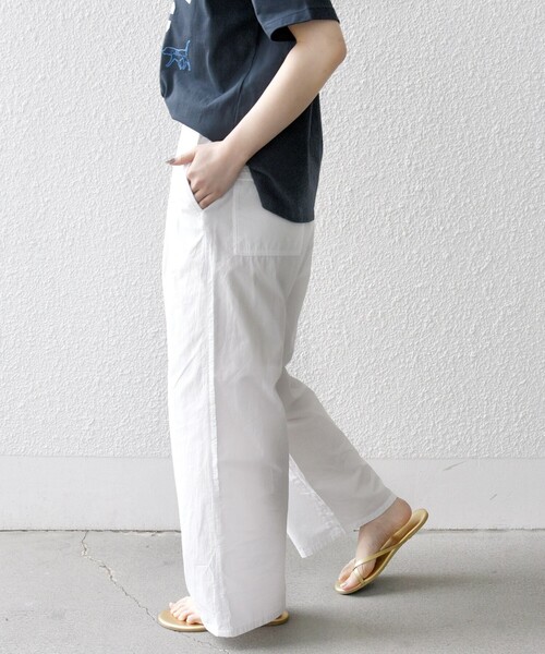 SHIPS any(シップス エニィ)の「SHIPS any:〈洗濯機可能〉ポプリン ステッチ タック パンツ(その他パンツ・レディース・オフホワイト/ブラウン・36/38)」の5枚目の写真