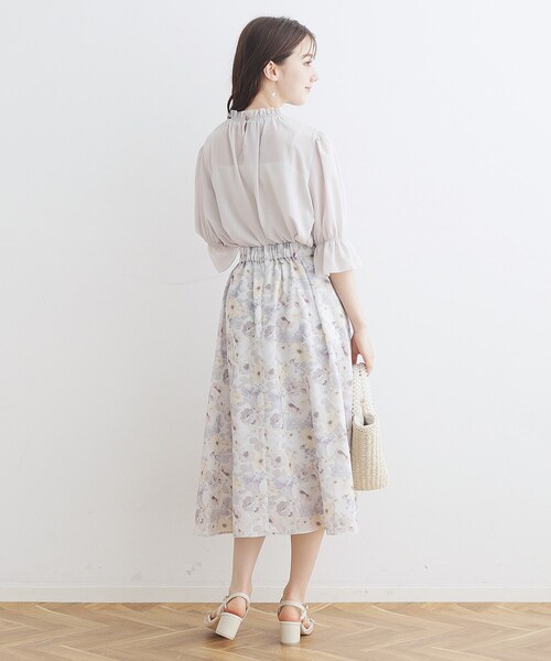 couture brooch(クチュールブローチ)の「◆【洗える】シャーリングシアーブラウス(シャツ/ブラウス・レディース・ホワイト系その他5/ライトグレー/ブラック/ブルー・40/38/42/36)」の8枚目の写真