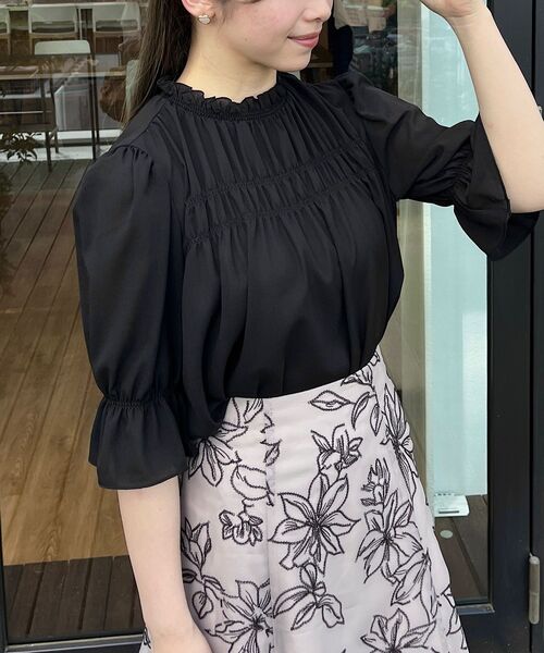 couture brooch(クチュールブローチ)の「◆【洗える】シャーリングシアーブラウス(シャツ/ブラウス・レディース・ホワイト系その他5/ライトグレー/ブラック/ブルー・40/38/42/36)」の18枚目の写真