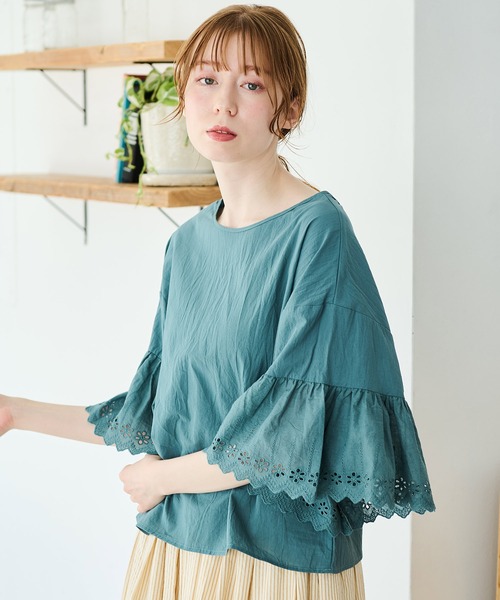 Crisp（クリスプ）の「カットワークフリルブラウス（シャツ/ブラウス・レディース・ベージュ/ホワイト/グリーン・FREE）」の3枚目の写真