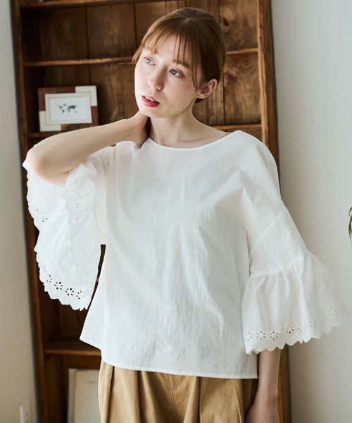 Crisp（クリスプ）の「カットワークフリルブラウス（シャツ/ブラウス・レディース・ベージュ/ホワイト/グリーン・FREE）」の17枚目の写真