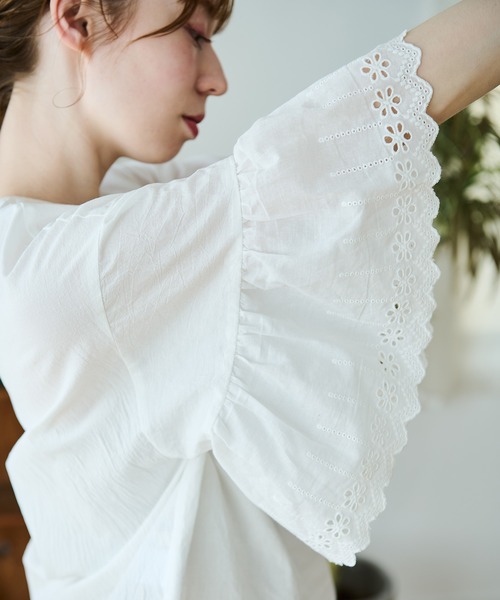 Crisp（クリスプ）の「カットワークフリルブラウス（シャツ/ブラウス・レディース・ベージュ/ホワイト/グリーン・FREE）」の20枚目の写真