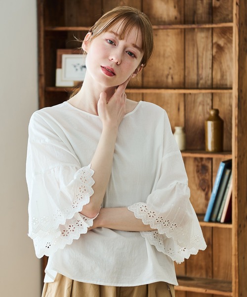 Crisp（クリスプ）の「カットワークフリルブラウス（シャツ/ブラウス・レディース・ベージュ/ホワイト/グリーン・FREE）」の21枚目の写真