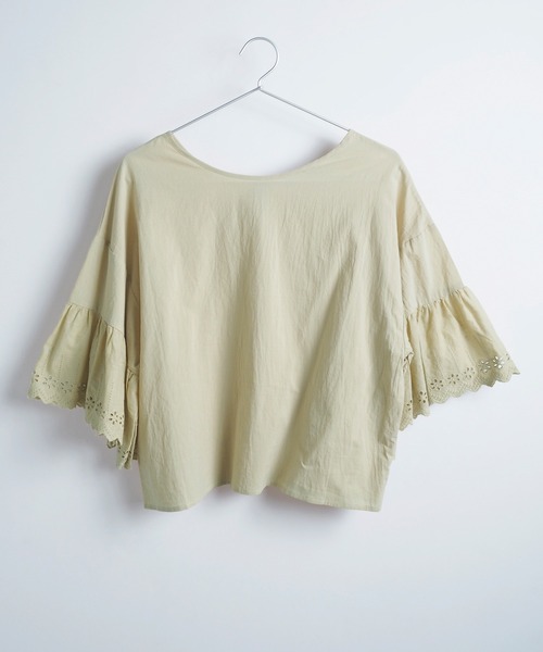 Crisp（クリスプ）の「カットワークフリルブラウス（シャツ/ブラウス・レディース・ベージュ/ホワイト/グリーン・FREE）」の4枚目の写真
