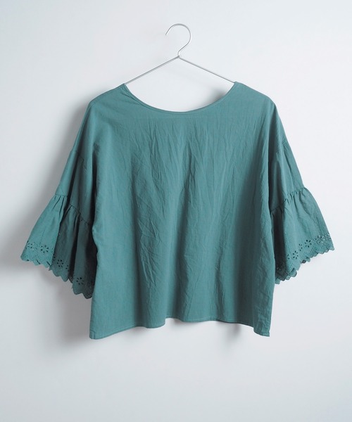 Crisp（クリスプ）の「カットワークフリルブラウス（シャツ/ブラウス・レディース・ベージュ/ホワイト/グリーン・FREE）」の5枚目の写真