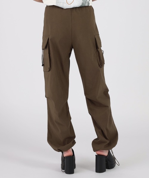 CECIL McBEE(セシルマクビー)の「タックデザインカーゴパンツ(カーゴパンツ・レディース・アイボリー/ブラック/カーキ・FREE)」の11枚目の写真