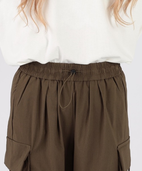 CECIL McBEE(セシルマクビー)の「タックデザインカーゴパンツ(カーゴパンツ・レディース・アイボリー/ブラック/カーキ・FREE)」の5枚目の写真