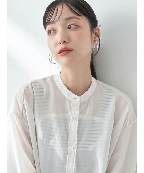 earth music&ecology(アースミュージックアンドエコロジー)の「シアーバンドカラーシャツ(シャツ/ブラウス・レディース・モカ/ブラック/ブルー/オフホワイト・FREE)」の9枚目の写真