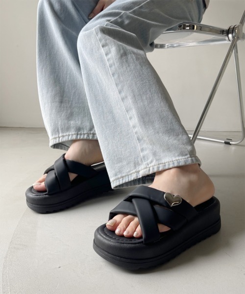 Miniministore（ミニミニストア）の「厚底 ミュールサンダル クロスベルト 夏（サンダル・レディース・アイボリー/ピンク/ブラック・24.0cm/25.0cm/22.5cm/23.5cm/24.5cm/23.0cm）」の4枚目の写真