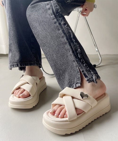 Miniministore（ミニミニストア）の「厚底 ミュールサンダル クロスベルト 夏（サンダル・レディース・アイボリー/ピンク/ブラック・24.0cm/25.0cm/22.5cm/23.5cm/24.5cm/23.0cm）」の9枚目の写真