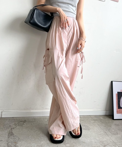 Futier land(フューティアランド)の「サイドスリットカーゴパンツ(カーゴパンツ・レディース・ブラック/ライトピンク/アイボリー/ライトブルー・FREE)」の4枚目の写真