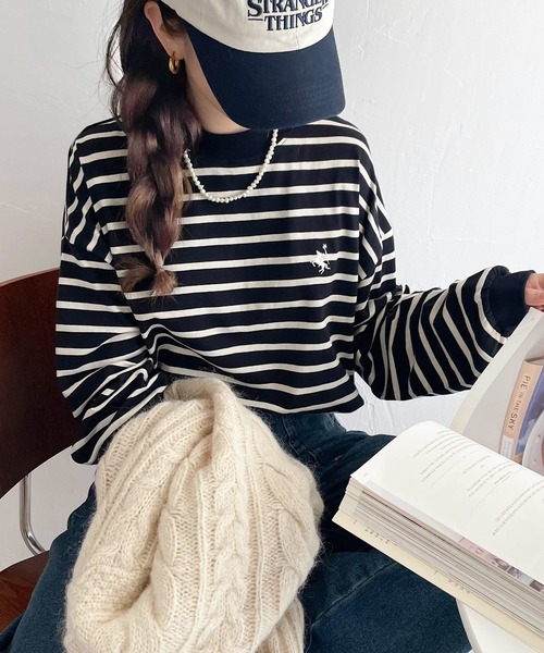 classicalelf(クラシカルエルフ)の「大人リラックススタイル。ワンポイント刺繍モックネック長袖Tシャツ(無地・ボーダー)(Tシャツ/カットソー・レディース・オートミール/ブラック系その他/ブラック/オフホワイト/ホワイト×ブラック/グリーン・X-LARGE/LARGE/MEDIUM/SMALL)」の18枚目の写真