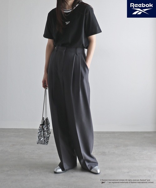 COURO(コウロ)の「【Reebok/リーボック】 ラインリブワンポイント刺繍Tシャツ(Tシャツ/カットソー・レディース・ブラック/グレー/ホワイト/ネイビー・M/L/XL)」の5枚目の写真