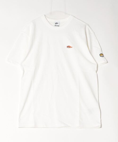 NIKE(ナイキ)の「NIKE M NSW PREM TEE EAMP / ナイキ NSW PREM EAMP S/S Tシャツ 【SP】(Tシャツ/カットソー・メンズ・レッド/ホワイト/ネイビー/ブラック・XL/L/M/S/XXL)」の2枚目の写真