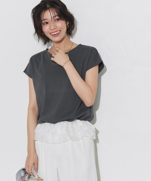 Pierrot(ピエロ)の「【イージーケア】裾フリルドッキングカットソー(Tシャツ/カットソー・レディース・オフホワイト/ブラック/グレー系その他・M/L)」の6枚目の写真