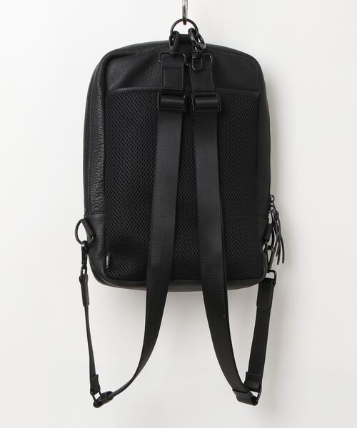waku(ワク)の「WK-0084 waku 『KURO Series』2WAY縦型リュック&ボディBAG(バックパック/リュック・メンズ・ブラック・FREE)」の2枚目の写真
