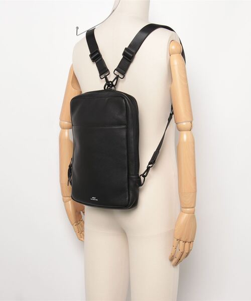 waku(ワク)の「WK-0084 waku 『KURO Series』2WAY縦型リュック&ボディBAG(バックパック/リュック・メンズ・ブラック・FREE)」の7枚目の写真