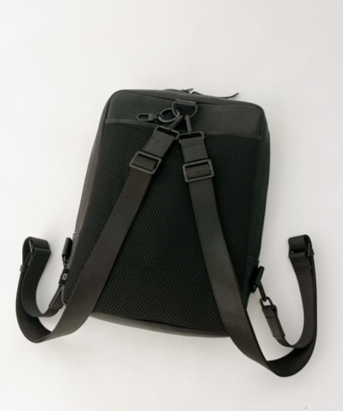 waku(ワク)の「WK-0084 waku 『KURO Series』2WAY縦型リュック&ボディBAG(バックパック/リュック・メンズ・ブラック・FREE)」の5枚目の写真