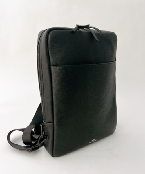 waku(ワク)の「WK-0084 waku 『KURO Series』2WAY縦型リュック&ボディBAG(バックパック/リュック・メンズ・ブラック・FREE)」の6枚目の写真