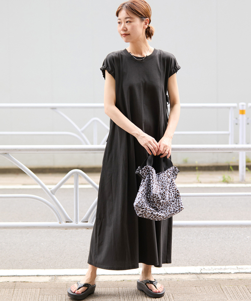JOURNAL STANDARD relume（ジャーナルスタンダード　レリューム）の「《再入荷！》【洗濯機洗い可能】ドロストアームタックジャージーワンピース（ワンピース・レディース・ブラック/カーキ・FREE）」の2枚目の写真