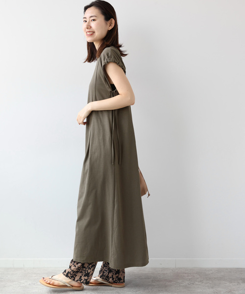 JOURNAL STANDARD relume（ジャーナルスタンダード　レリューム）の「《再入荷！》【洗濯機洗い可能】ドロストアームタックジャージーワンピース（ワンピース・レディース・ブラック/カーキ・FREE）」の3枚目の写真