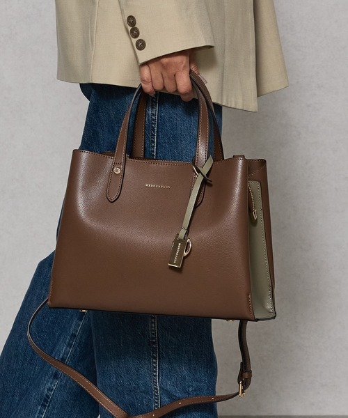 【MERCURYDUO/マーキュリーデュオ】両アオリポケットサイド配色大開き開口 超軽量ハンドバッグ キーチャーム付（ハンドバッグ）｜MERCURYDUO（マーキュリーデュオ）