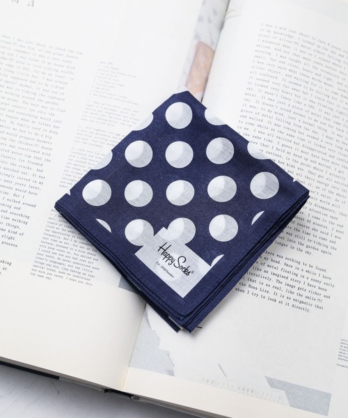 Happy Socks(ハッピーソックス)の「/Happy Socks/Design Handkerchief(ハンカチ/ハンドタオル・レディース・ネイビー/ブラック系その他/ブラック系その他2/ブラック系その他3・FREE)」の4枚目の写真