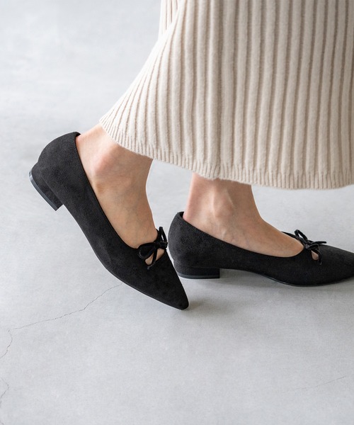menue（メヌエ）の「甲カッティング ローヒール リボンポインテッドトゥパンプス（パンプス・レディース・シルバー/ブラック/ライトベージュ・21.5cm/22.0cm/22.5cm/23.0cm/23.5cm/24.0cm/24.5cm/25.0cm/25.5cm/26.0cm）」の13枚目の写真