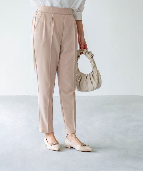 menue（メヌエ）の「甲カッティング ローヒール リボンポインテッドトゥパンプス（パンプス・レディース・シルバー/ブラック/ライトベージュ・21.5cm/22.0cm/22.5cm/23.0cm/23.5cm/24.0cm/24.5cm/25.0cm/25.5cm/26.0cm）」の21枚目の写真
