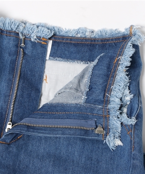 LIMITLESS LUXURY（リミットレスラグジュアリー）の「フリンジデニムワイドパンツ◆（その他パンツ・レディース・ブルー系その他/ネイビー・36/38）」の11枚目の写真