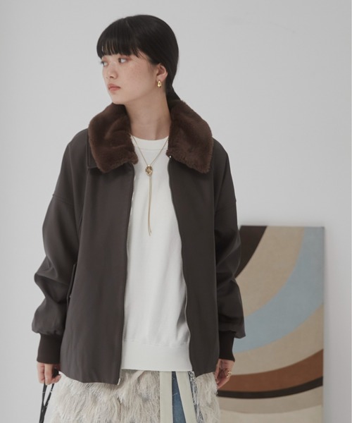 ANGIE（アンジー）の「【ファー取り外し】 ヴィンテージライクレザー オーバーサイズ ブルゾン（ブルゾン・レディース・ダークブラウン/アイボリー/ブラック・FREE）」の4枚目の写真