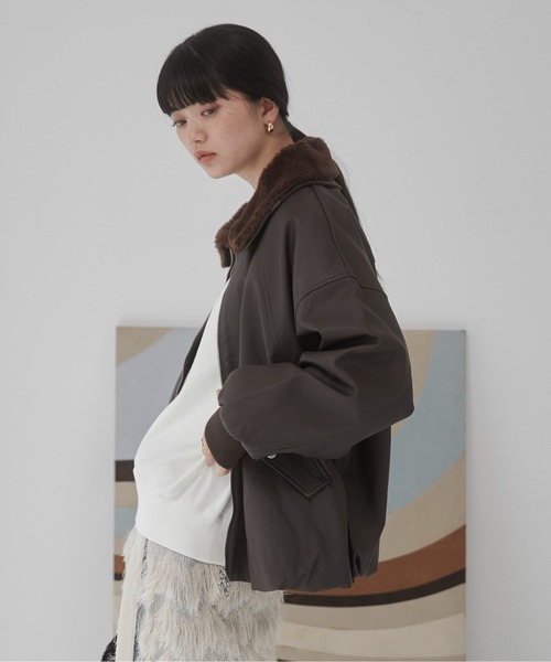 ANGIE（アンジー）の「【ファー取り外し】 ヴィンテージライクレザー オーバーサイズ ブルゾン（ブルゾン・レディース・ダークブラウン/アイボリー/ブラック・FREE）」の7枚目の写真