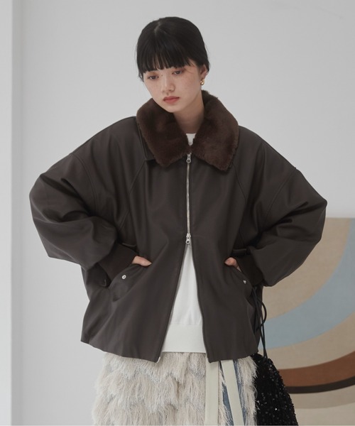 ANGIE（アンジー）の「【ファー取り外し】 ヴィンテージライクレザー オーバーサイズ ブルゾン（ブルゾン・レディース・ダークブラウン/アイボリー/ブラック・FREE）」の9枚目の写真