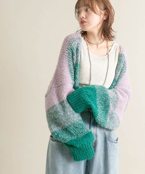 KBF（ケイビーエフ）の「『WEB/一部店舗限定』グラデーションショートカーディガン（カーディガン/ボレロ・レディース・グリーン系その他/ブルー系その他/ホワイト系その他・ONE）」の6枚目の写真