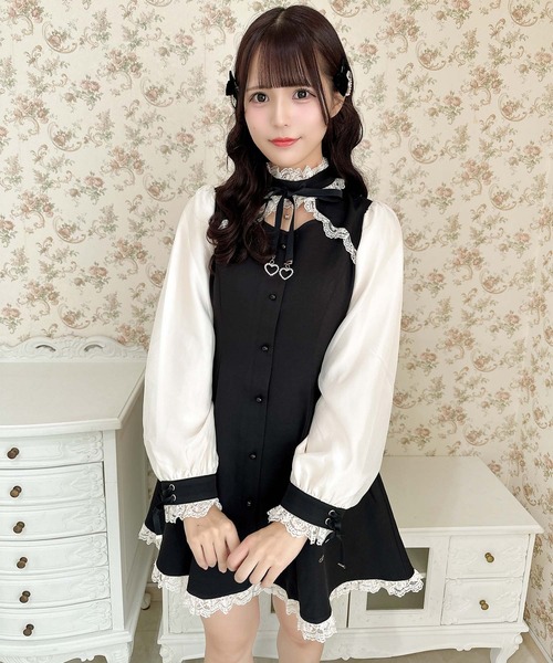 ROJITA(ロジータ)の「スタンドカラーシアースリーブワンピース(ワンピース・レディース・マルチ/ブラック/ピンク・FREE)」の5枚目の写真