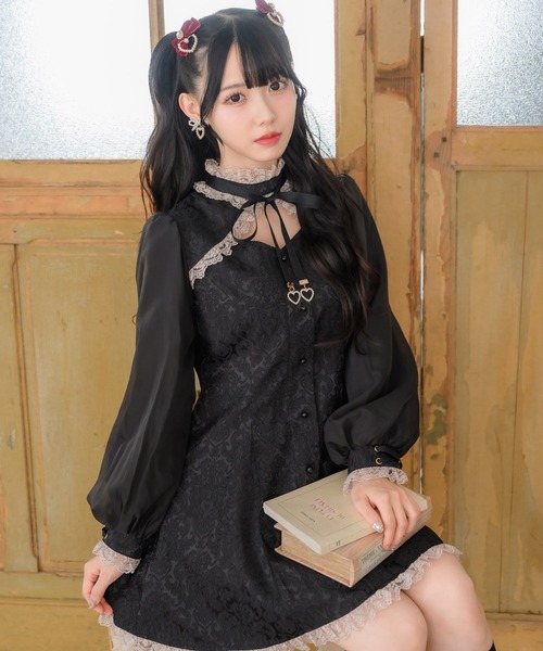 ROJITA(ロジータ)の「スタンドカラーシアースリーブワンピース(ワンピース・レディース・マルチ/ブラック/ピンク・FREE)」の8枚目の写真