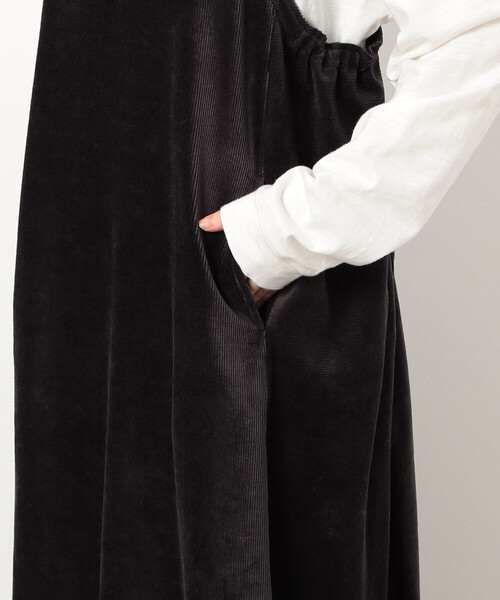 ONIGIRI（オニギリ）の「ニットコール　ジャンパースカート（ワンピース・レディース・チャコール/ベージュ・FREE）」の12枚目の写真