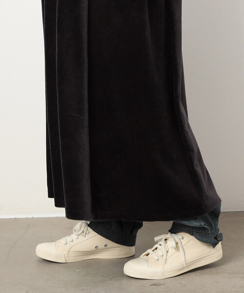 ONIGIRI（オニギリ）の「ニットコール　ジャンパースカート（ワンピース・レディース・チャコール/ベージュ・FREE）」の13枚目の写真