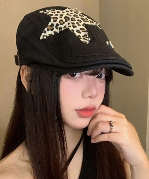 SHEENA（シーナ）の「レオパード柄スターモチーフハンチング帽（ハンチング/ベレー帽・レディース・ブラック・M）」の9枚目の写真