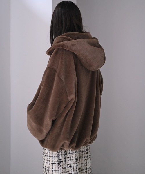 AKTE（アクテ）の「フェイクファーフーディーブルゾン（ブルゾン・レディース・ブラウン/ダークブラウン・FREE）」の9枚目の写真