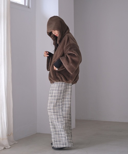 AKTE（アクテ）の「フェイクファーフーディーブルゾン（ブルゾン・レディース・ブラウン/ダークブラウン・FREE）」の10枚目の写真