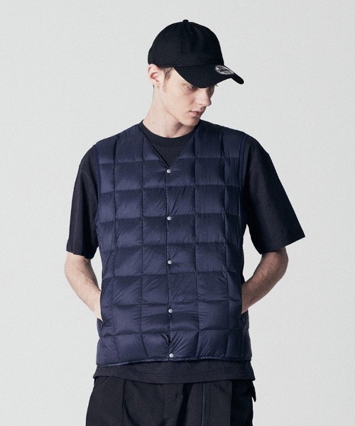 STYLISE(スタイライズ)の「【TAION / タイオン】ベーシックVネックボタン インナーダウンベスト(メンズ)(ダウンベスト・メンズ・サンドベージュ/ネイビー/ブラック/ダークオリーブ・M/L/XL)」の4枚目の写真