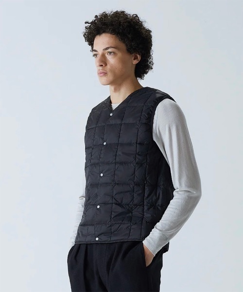 STYLISE(スタイライズ)の「【TAION / タイオン】ベーシックVネックボタン インナーダウンベスト(メンズ)(ダウンベスト・メンズ・サンドベージュ/ネイビー/ブラック/ダークオリーブ・M/L/XL)」の2枚目の写真