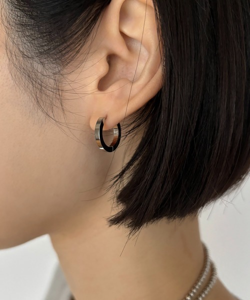 Diliraba(ディリラバ)の「【Diliraba】サージカルステンレス フープピアス B(ピアス(両耳用)・レディース・ゴールド/シルバー・FREE)」の3枚目の写真