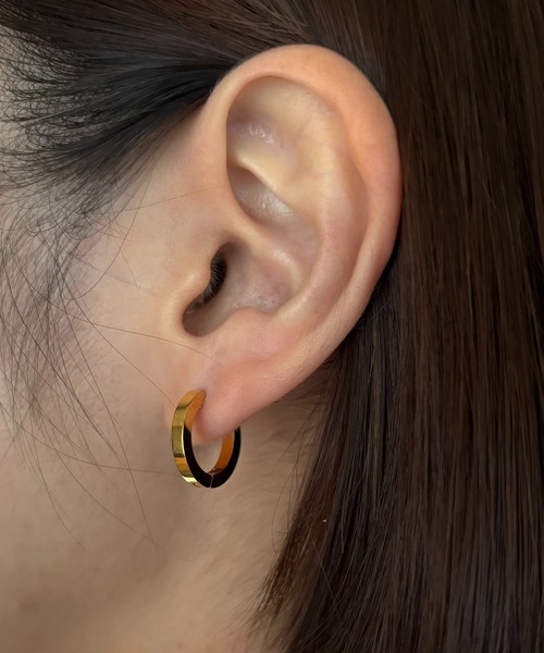 Diliraba(ディリラバ)の「【Diliraba】サージカルステンレス フープピアス B(ピアス(両耳用)・レディース・ゴールド/シルバー・FREE)」の4枚目の写真