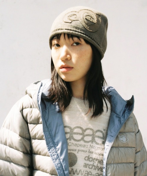 aeae（エーイーエーイー）の「APPLIQUE SPIRAL LOGO BEANIE（ニットキャップ/ビーニー・レディース・チャコール/カーキ/ブラック・FREE）」の4枚目の写真