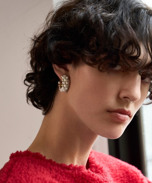 AKTE（アクテ）の「ワイドフープパールピアス（ピアス（両耳用）・レディース・シルバー/ゴールド・FREE）」の2枚目の写真