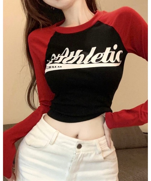FUNdaysion(ファンデイション)の「クロップド丈AthleticロゴラグランロンT(Tシャツ/カットソー・レディース・ホワイト×レッド/ブラック×レッド・M)」の8枚目の写真