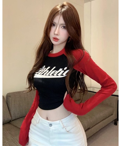 FUNdaysion(ファンデイション)の「クロップド丈AthleticロゴラグランロンT(Tシャツ/カットソー・レディース・ホワイト×レッド/ブラック×レッド・M)」の9枚目の写真